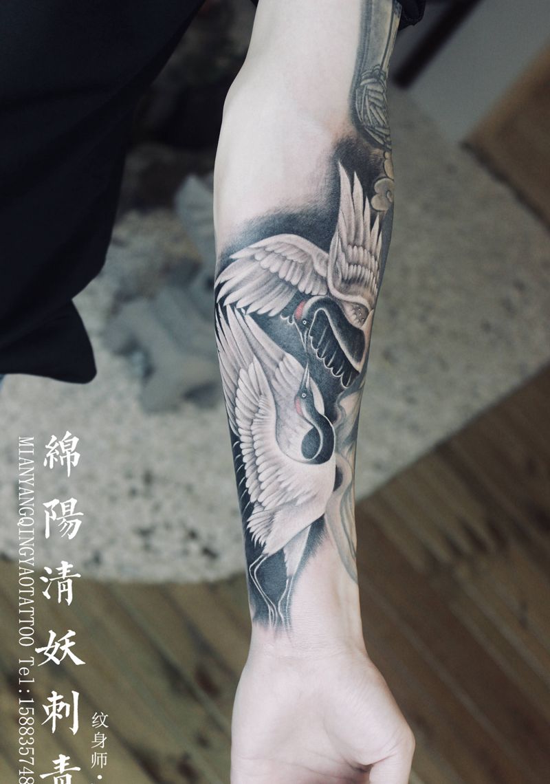仙鹤纹身图片_手部腿部纹身图案