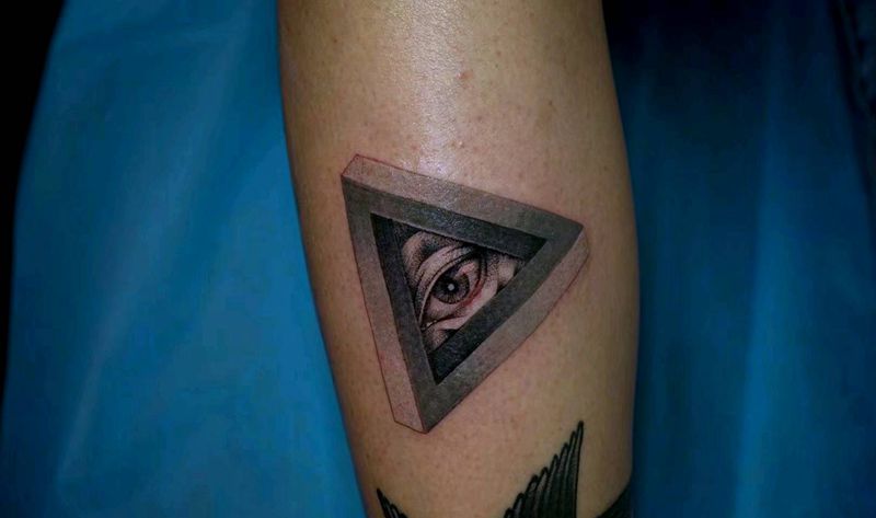 上帝视角纹身图片