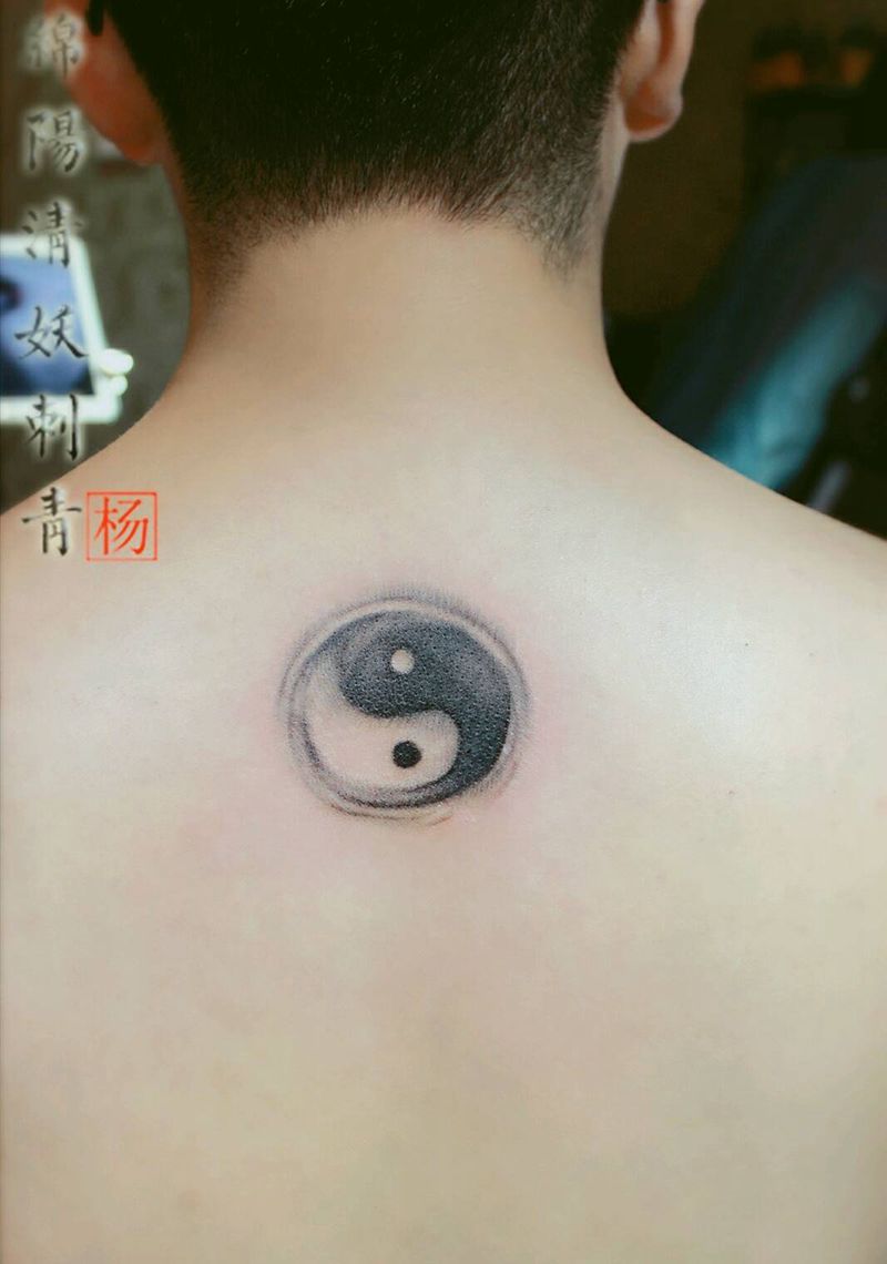 太极纹身纹身图片_腰部脚部欧美肖像纹身图案