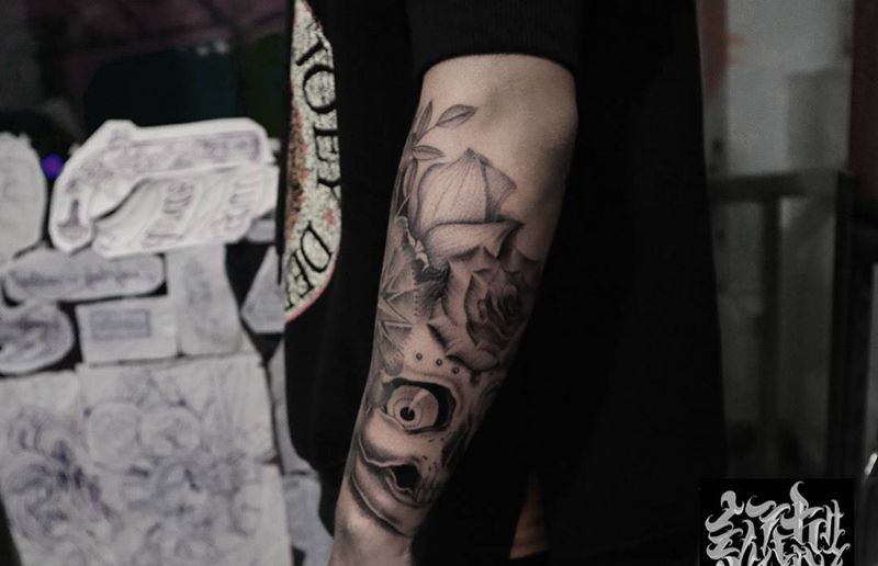 骷髅玫瑰纹身图片_手臂纹身图案