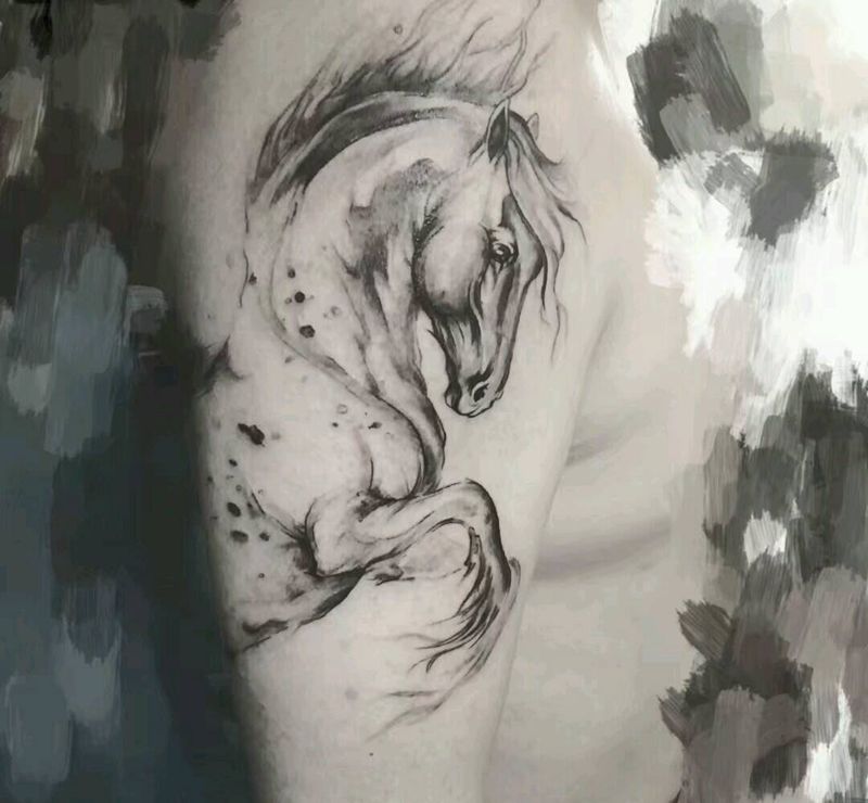 马和英文字母纹身纹身图片