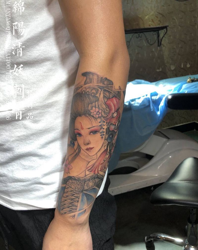 小臂艺妓纹身，这就是昨天那幅的成品了大家觉得怎么样呀