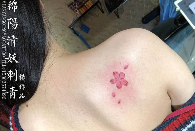 花纹身纹身图片_贴纸臀部欧美胸部腿部插画肩部写实纹身图案