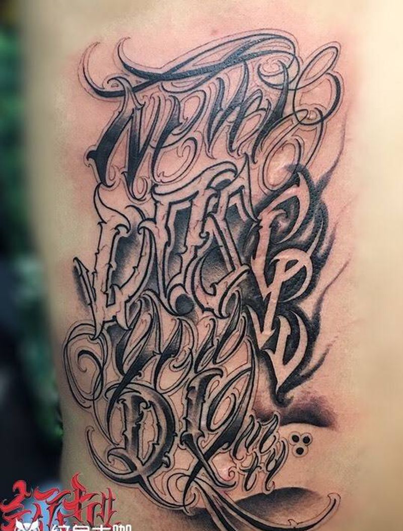 花体字纹身图片_欧美腰部成品纹身图案