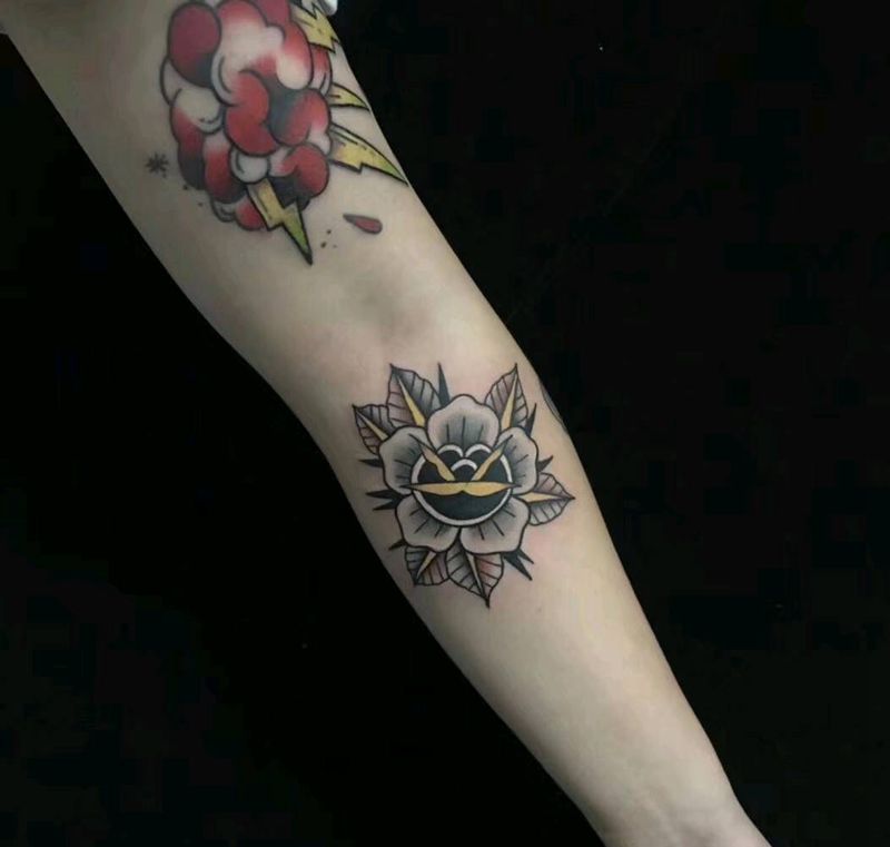 噢死酷花纹身图片