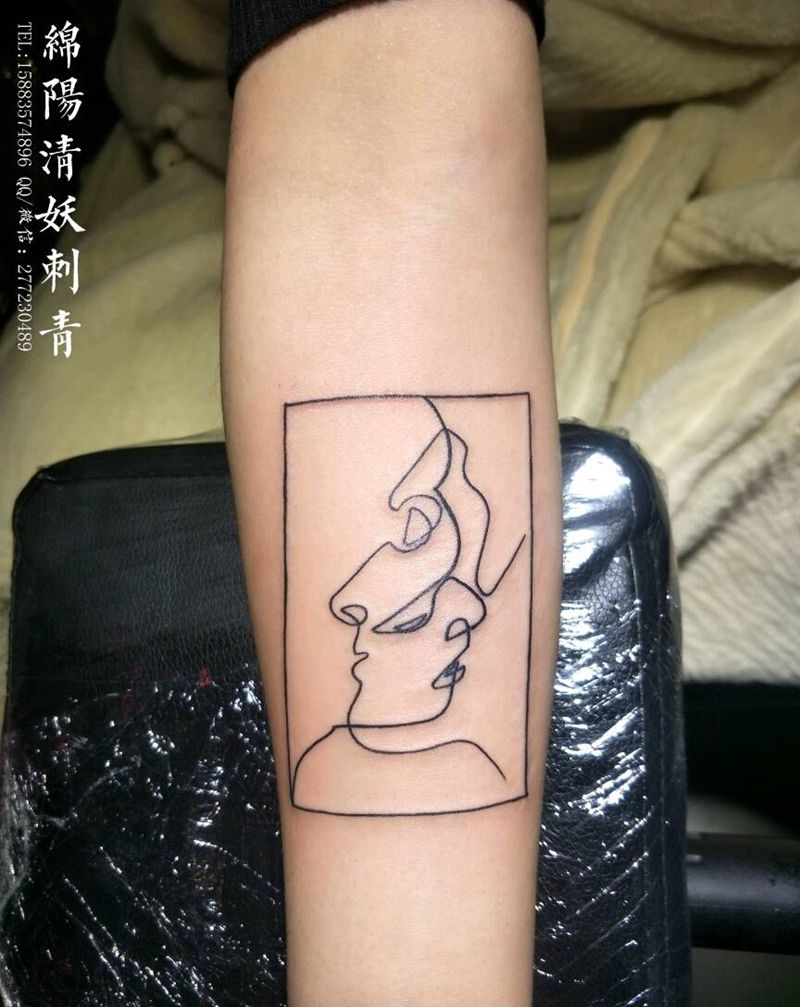 抽象派纹身图片_臀部传统习俗国画几何动物鬼神情侣纹身图案