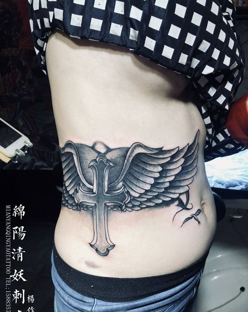 翅膀遮盖纹身纹身图片