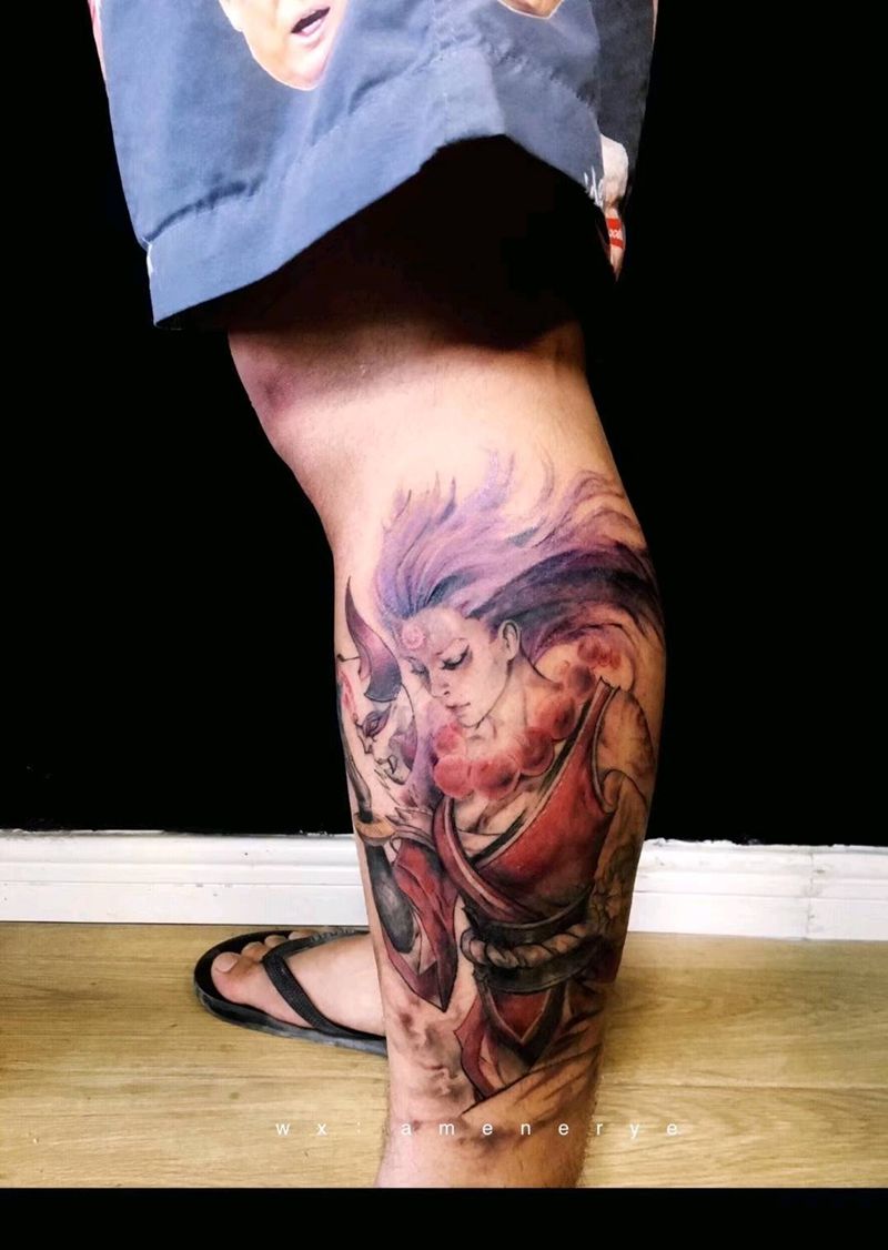 皎月纹身图片_腿部纹身图案