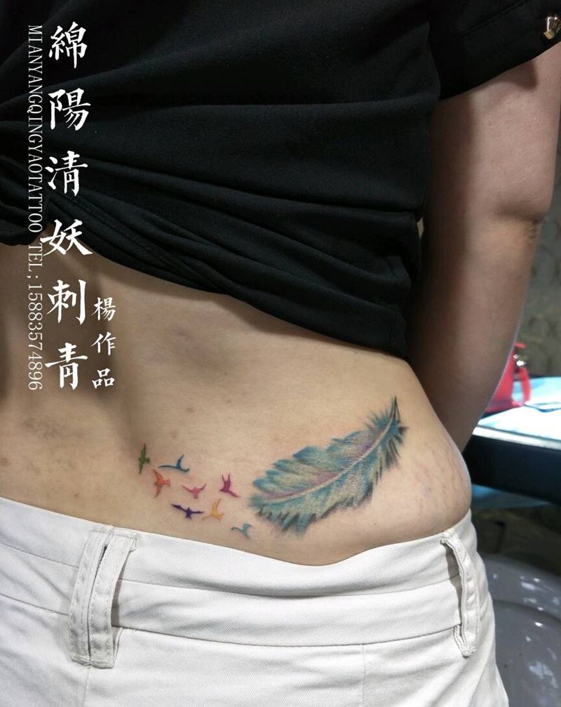 羽毛纹身图片_胸部腰部传统肖像清新几何图腾手稿插画纹身图案