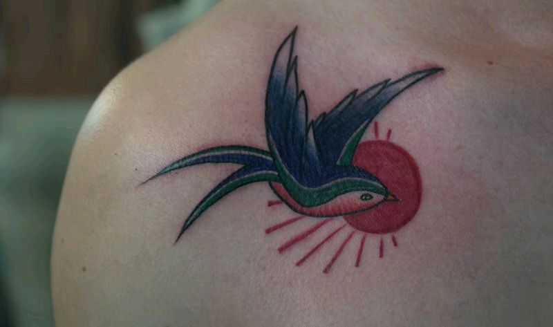 燕归去兮纹身图片