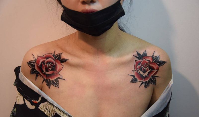 old school肩花纹身图片