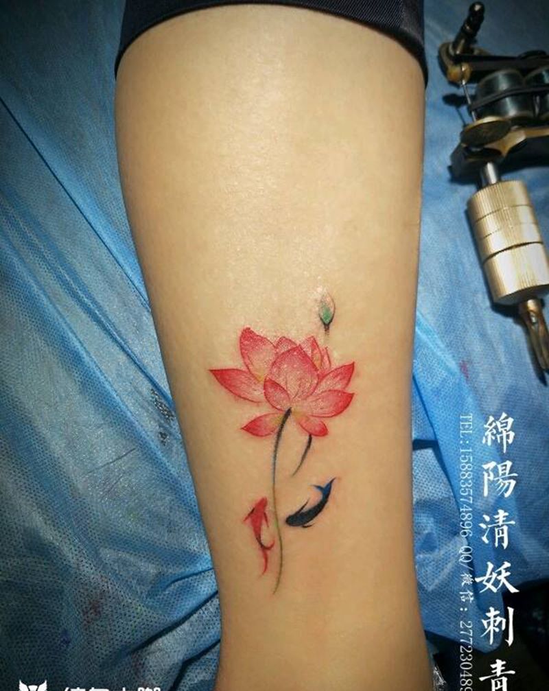 荷花纹身图片