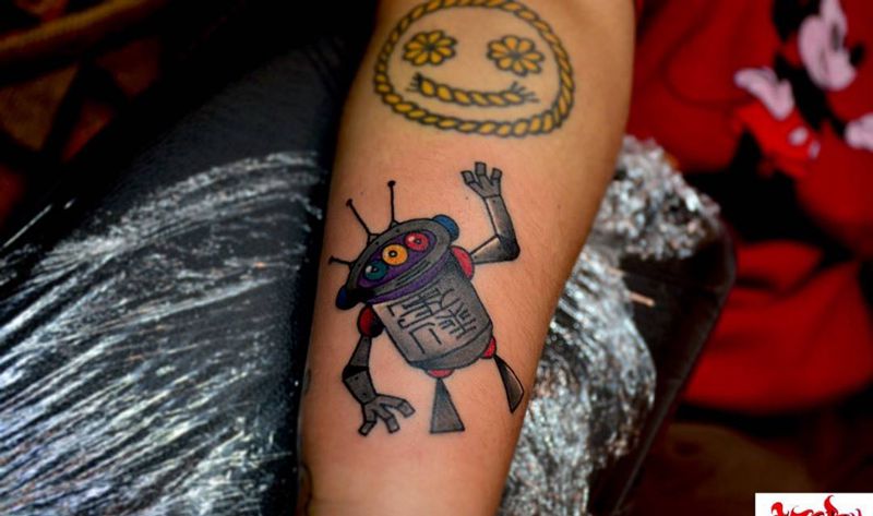 剩蛋机器人纹身图片