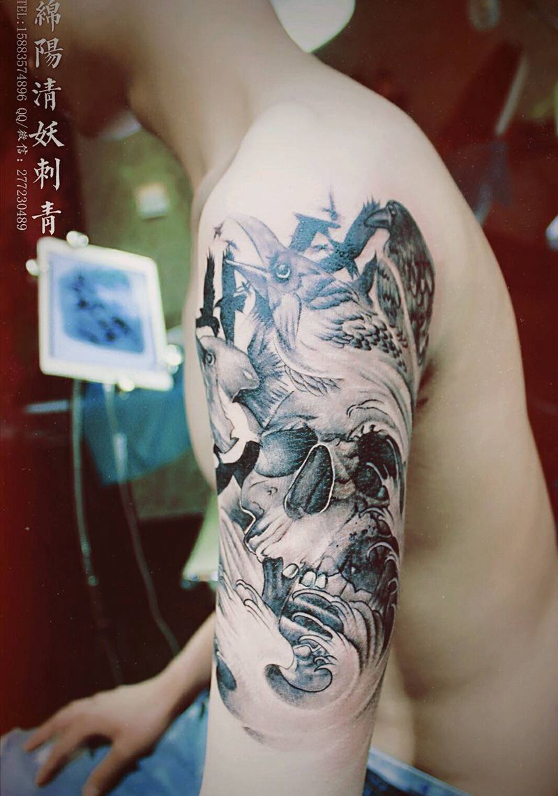 骷髅乌鸦纹身纹身图片_胸部腰部手部传统肖像动物纹身图案