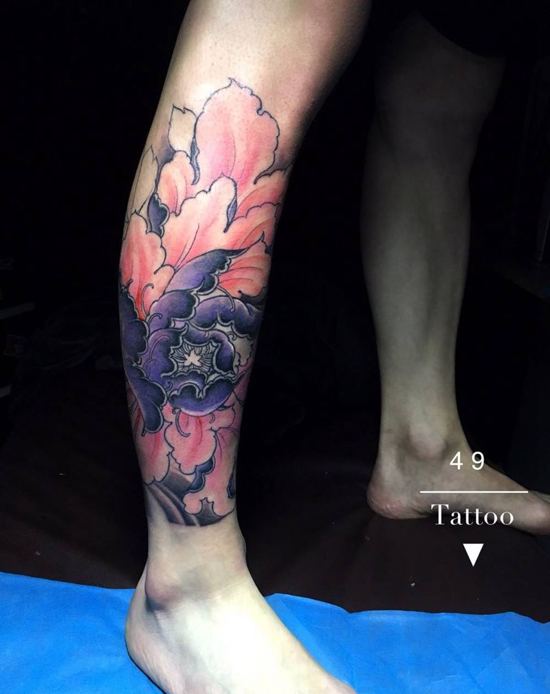 新传统牡丹纹身图片_成品腿部传统植物牡丹纹身图案