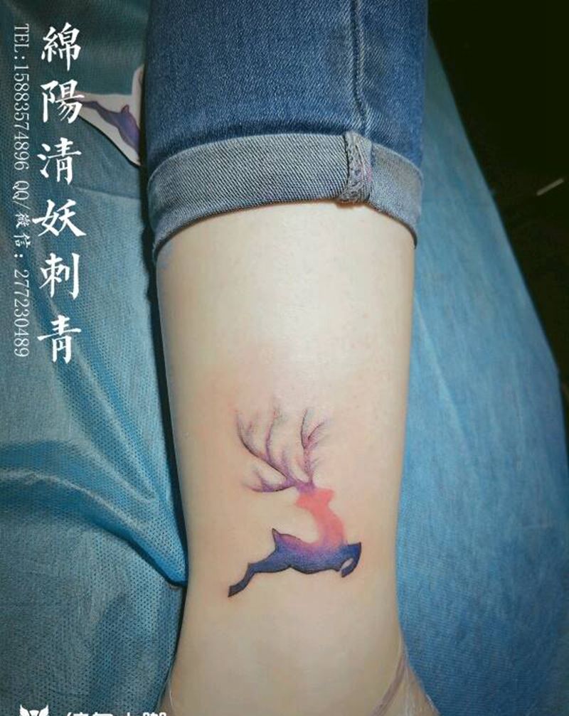 泼墨风麋鹿纹身纹身图片_臀部脚部传统肖像清新贴纸几何人物植物静物纹身图案