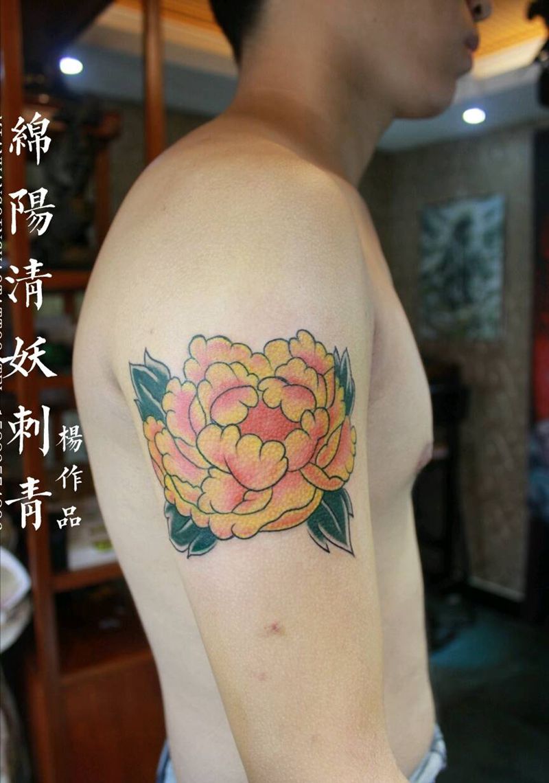 小臂牡丹纹身，顺便问下早上哪位纹身图片_肩部传统写实国画植物成品纹身图案