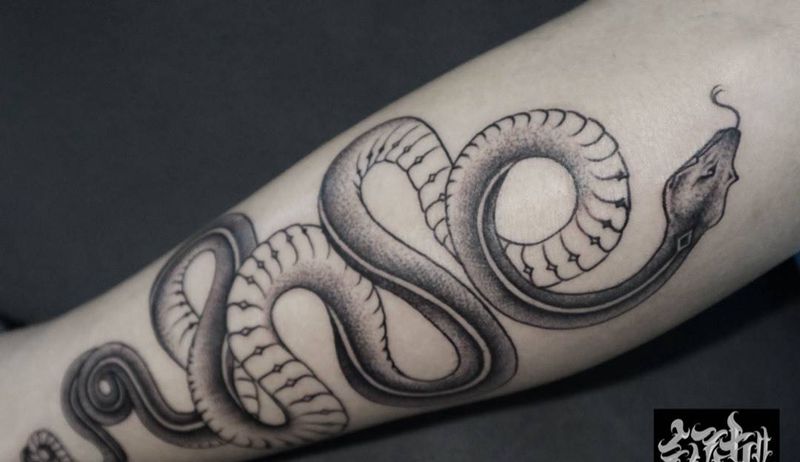 缠绕纹身图片