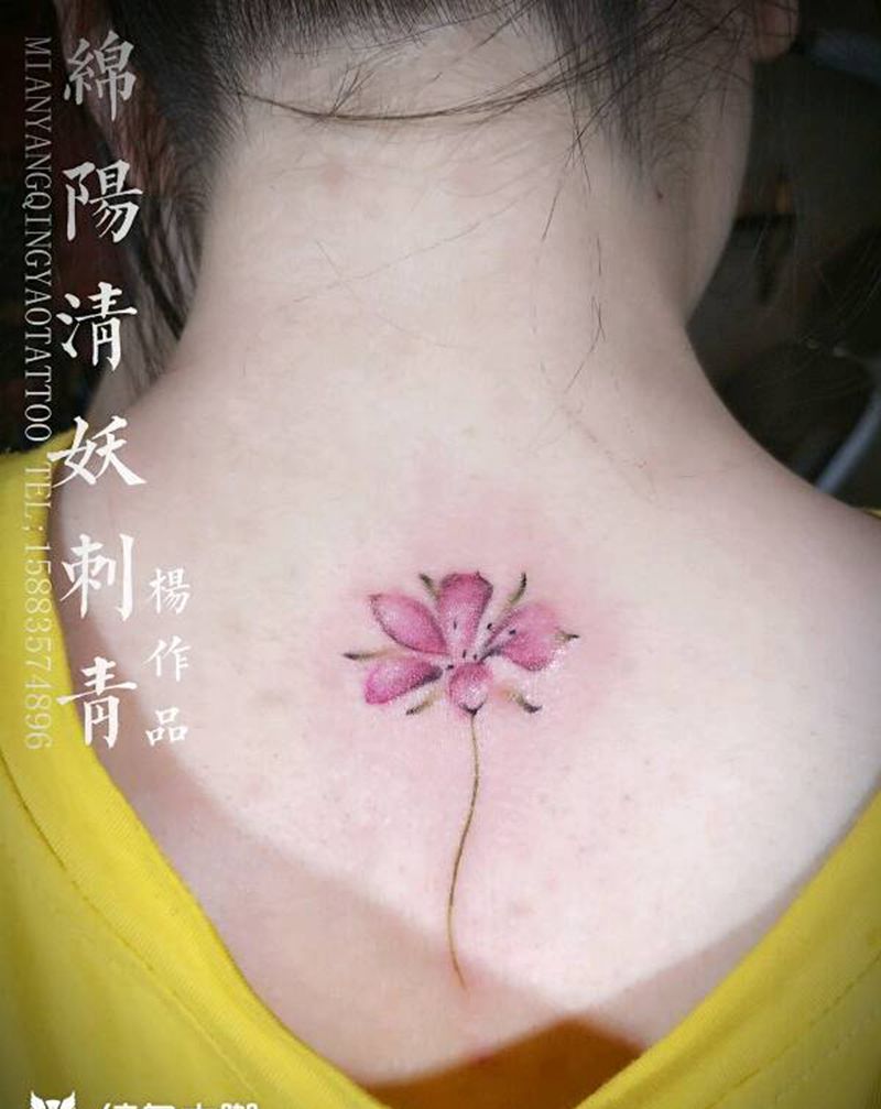 如此清新的夏天，就应该配个小清纹身图片_颈部肩部背部清新写实静物成品纹身图案