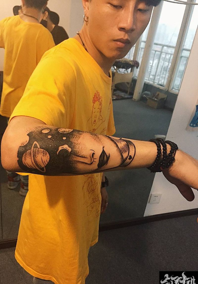 原创黑灰女郎纹身图片