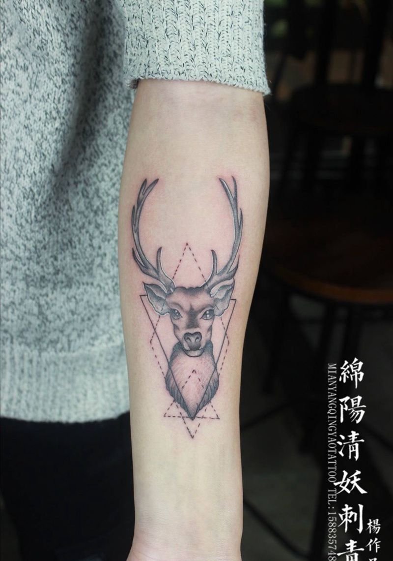 小臂麋鹿纹身 店长杨作品纹身图片