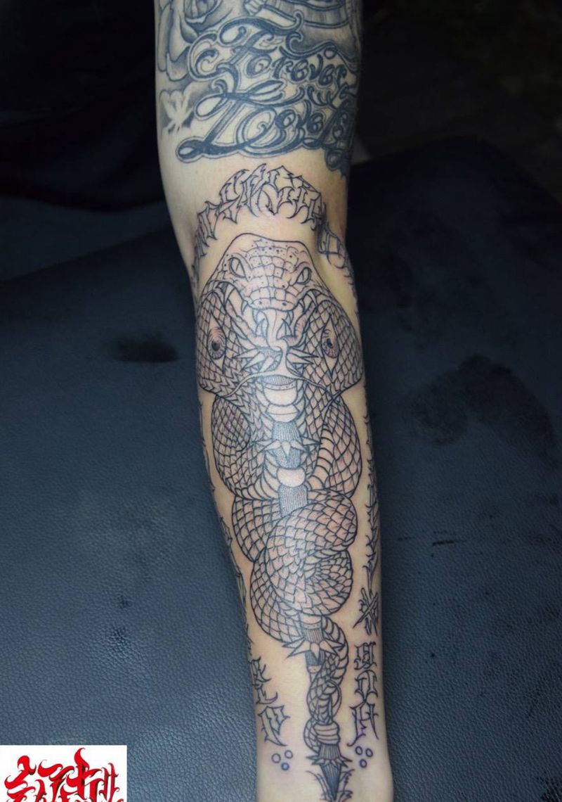 未完成，眼镜蛇纹身图片