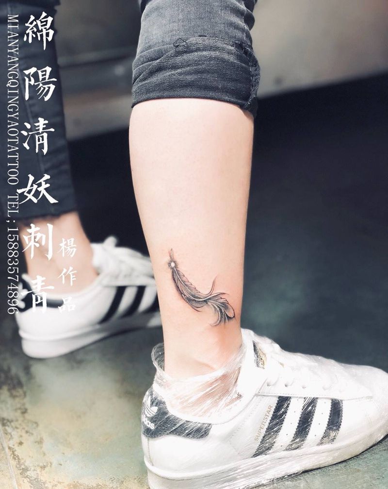 小腿羽毛纹身 纹身师 杨作品纹身图片