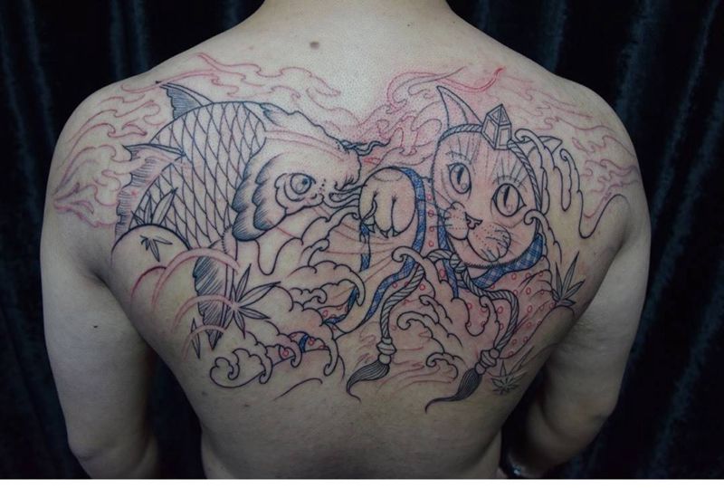 徒手半背勾线未完成纹身图片