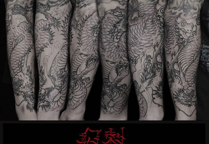 龙缠臂，未完成。纹身图片