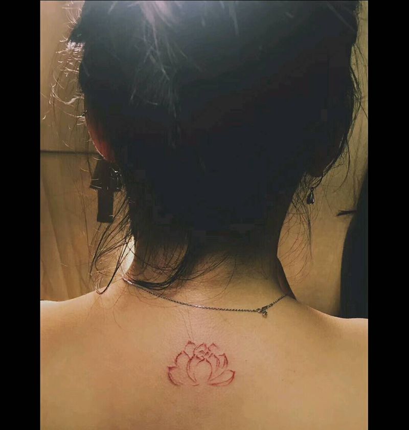 莲花纹身图片