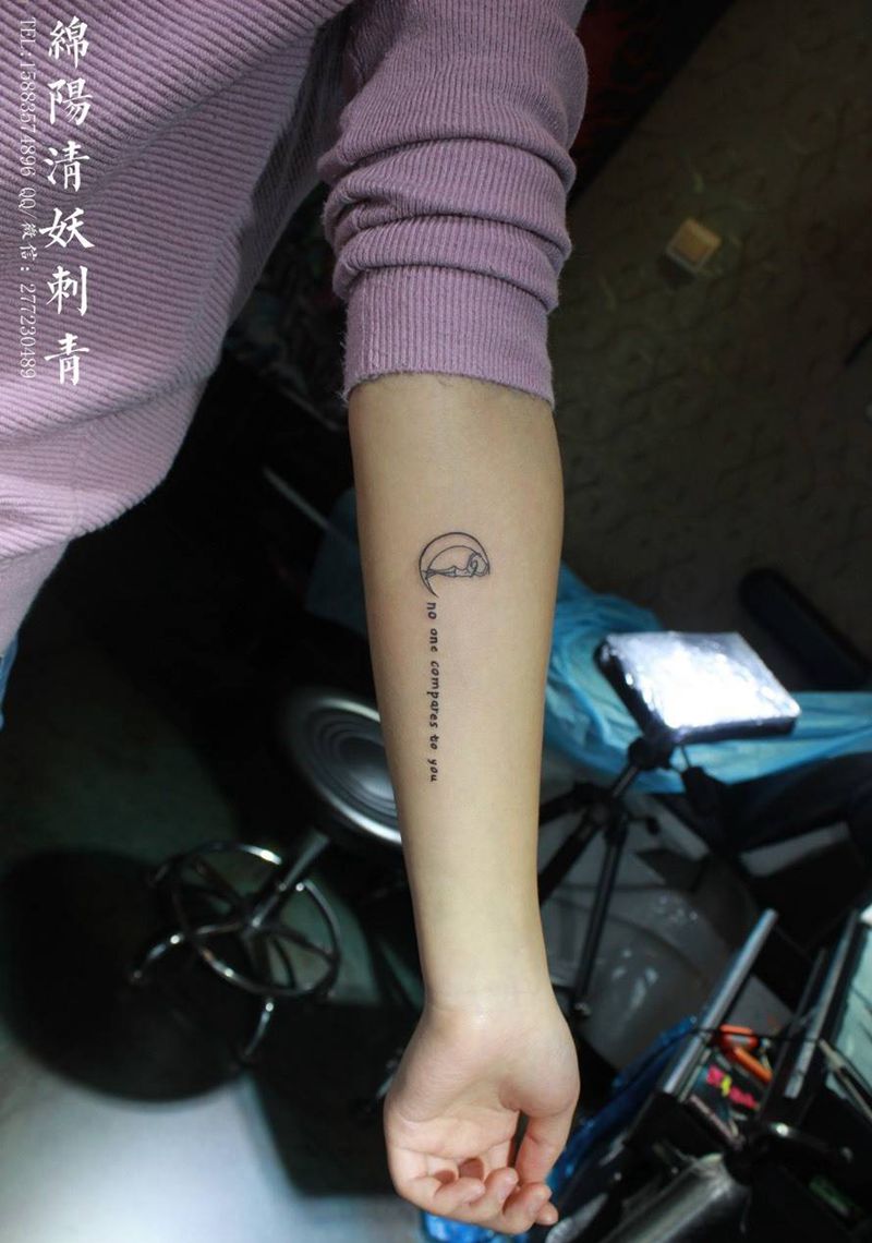 一波小图纹身图片_清新肩部手臂肖像国画纹身图案