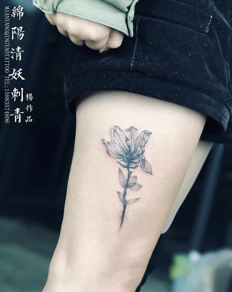 水墨花纹身图片