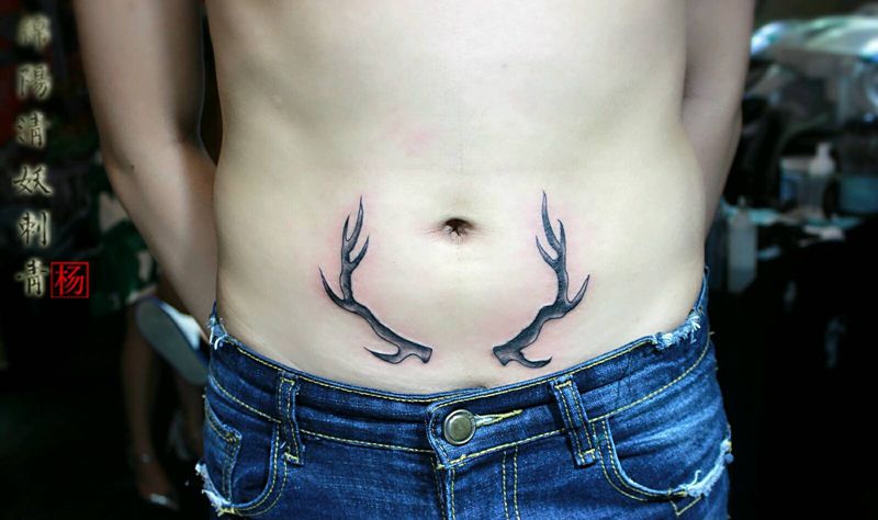 花体字母，鹿角纹身纹身图片_手臂腿部习俗国画几何静物纹身图案