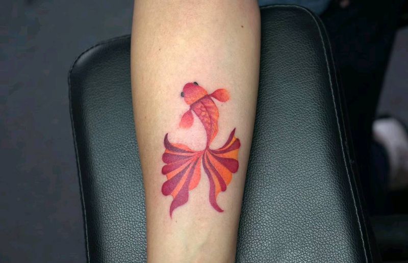 小红金纹身图片