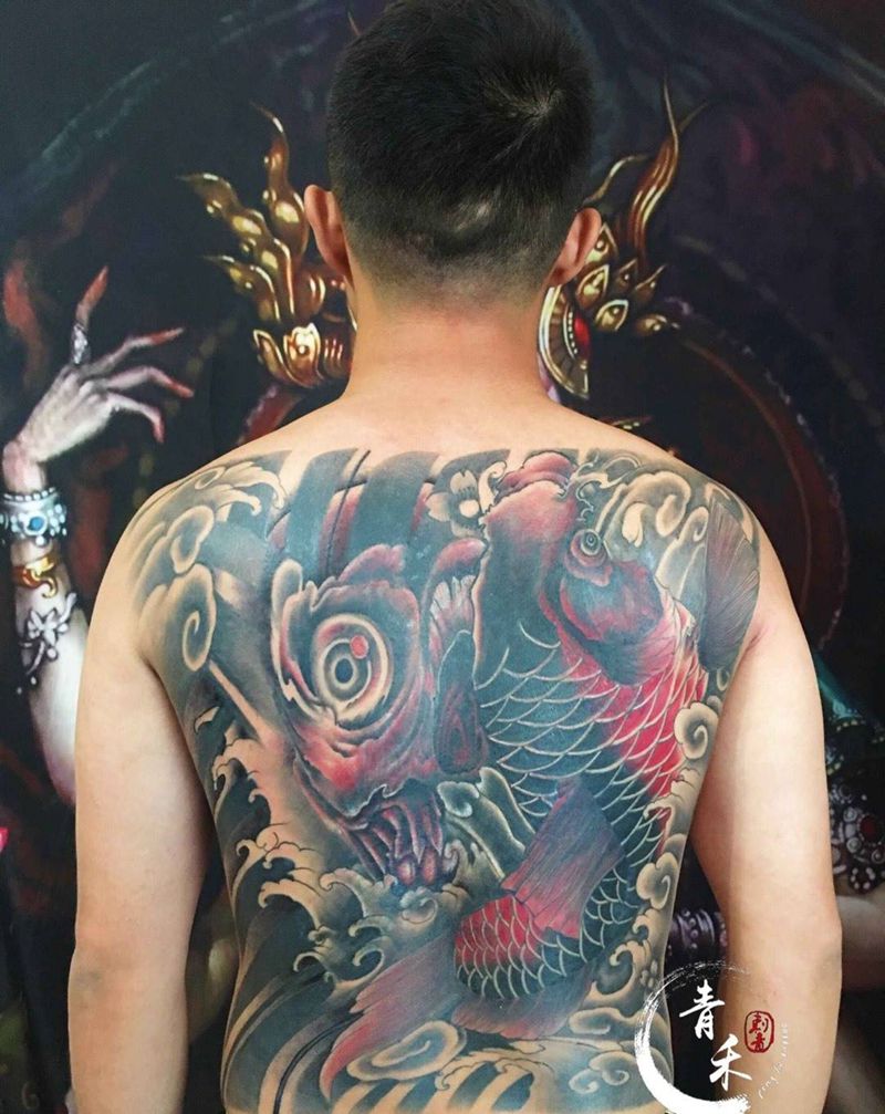 满背遮盖纹身图片