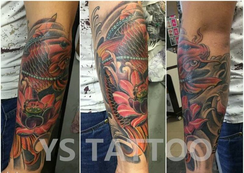 锦鲤纹身图片_手臂传统姚氏刺青成品纹身图案