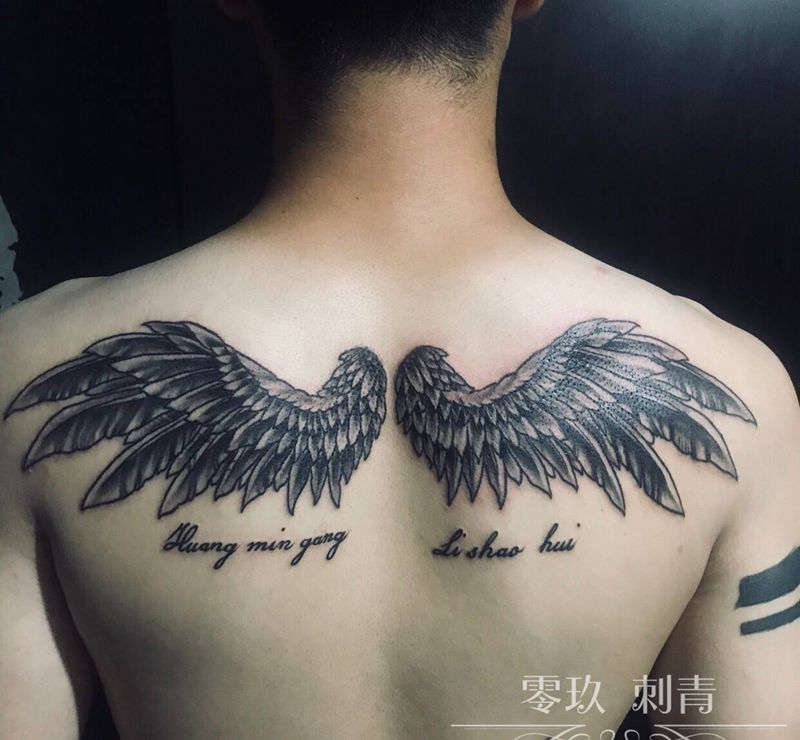 翅膀纹身纹身图片_背部纹身图案