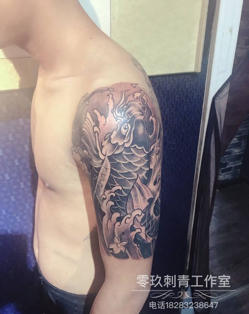 锦鲤遮盖纹身图片