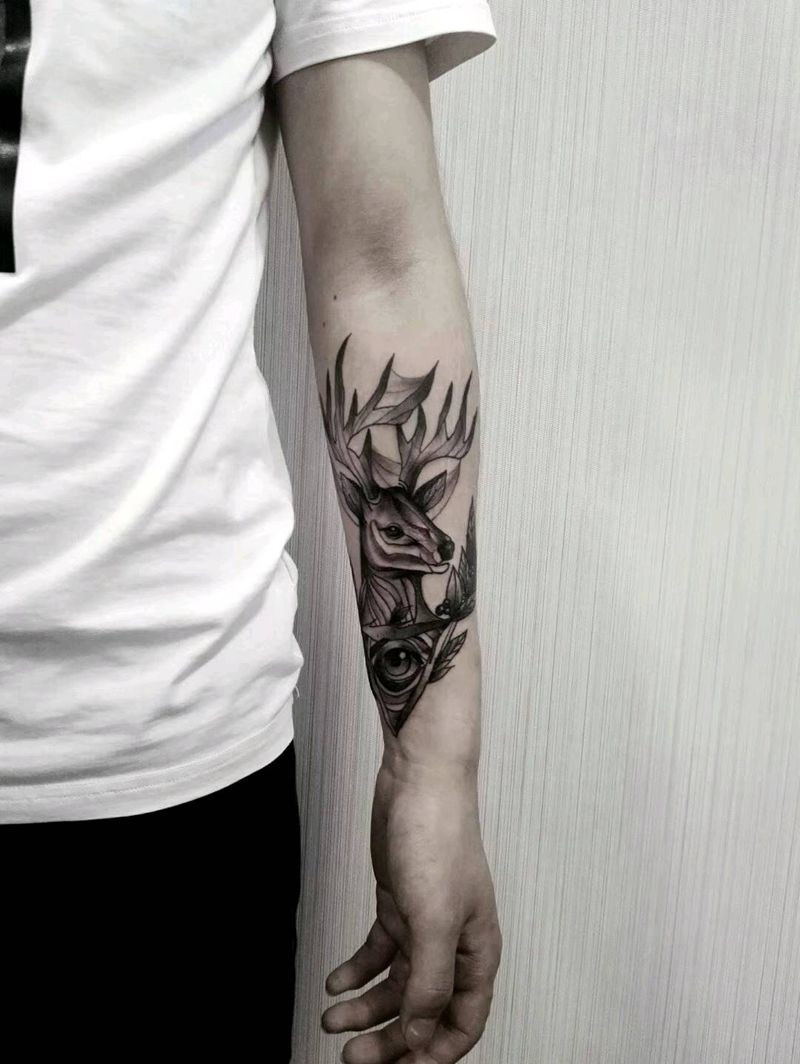 福鹿兽纹身图片_手臂清新动物成品纹身图案