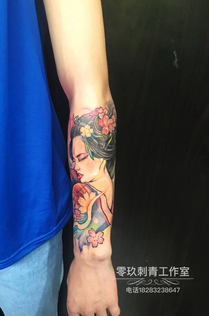 艺技纹身图片_手部内江纹身图案