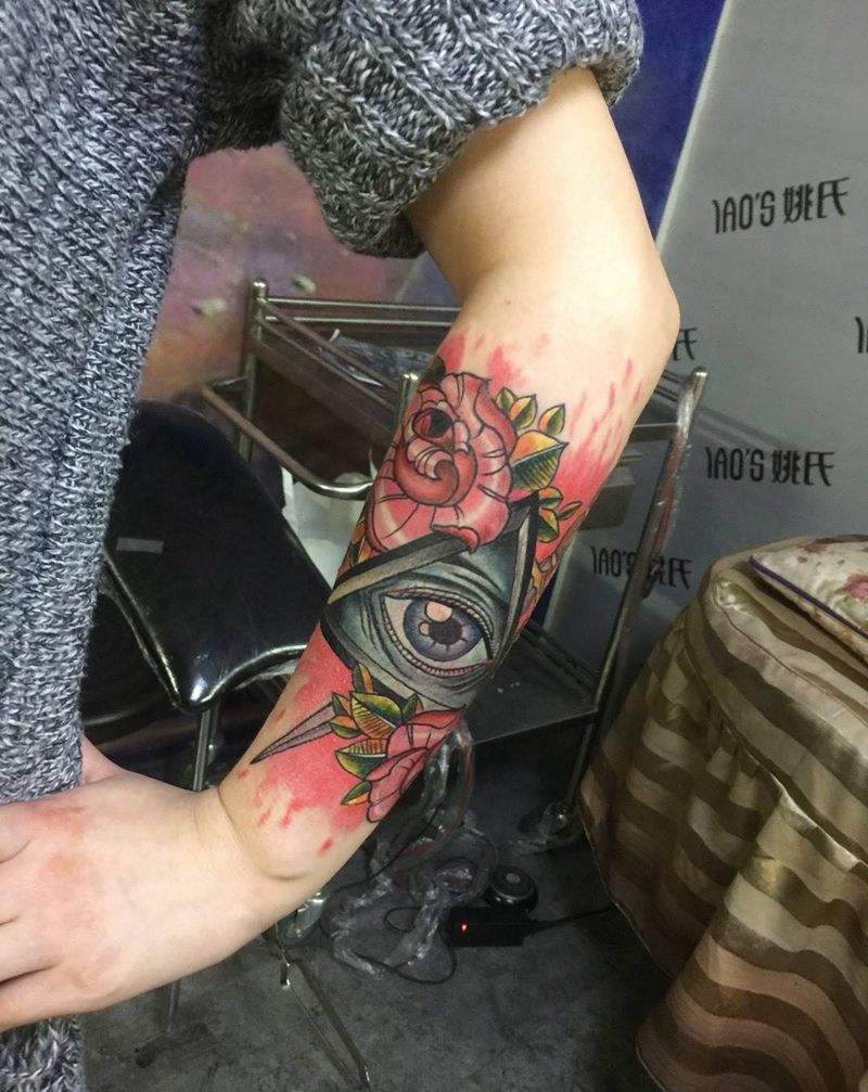 欧美上帝之眼纹身图片