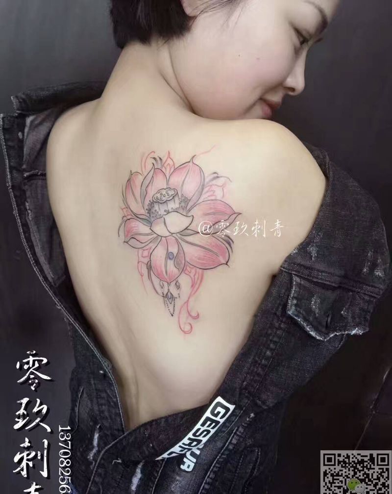 荷花纹身图片