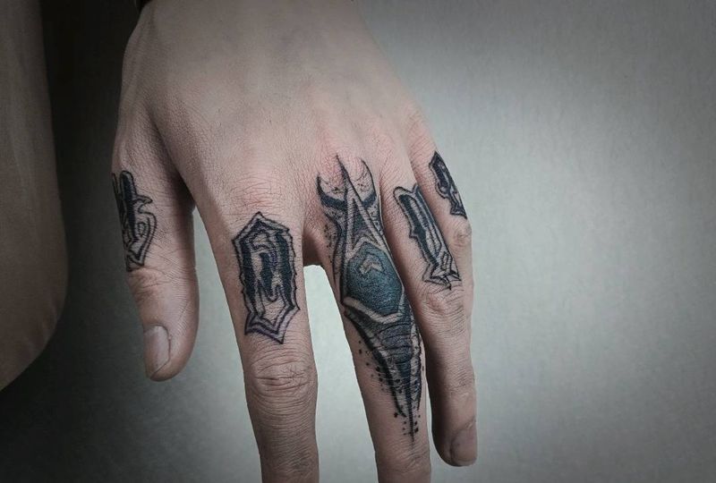 花体字纹身图片_手部花体字纹身图案