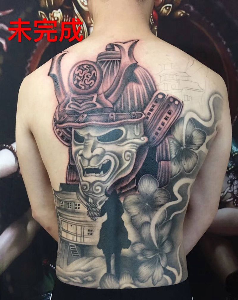 满背鬼武士纹身图片