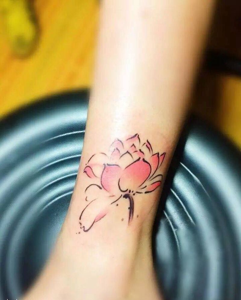 荷花纹身图片