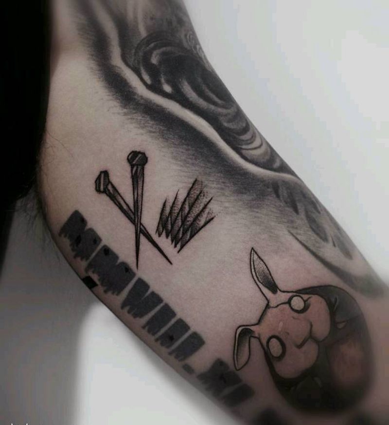 钉子纹身图片_手臂手部清新原创成品纹身图案