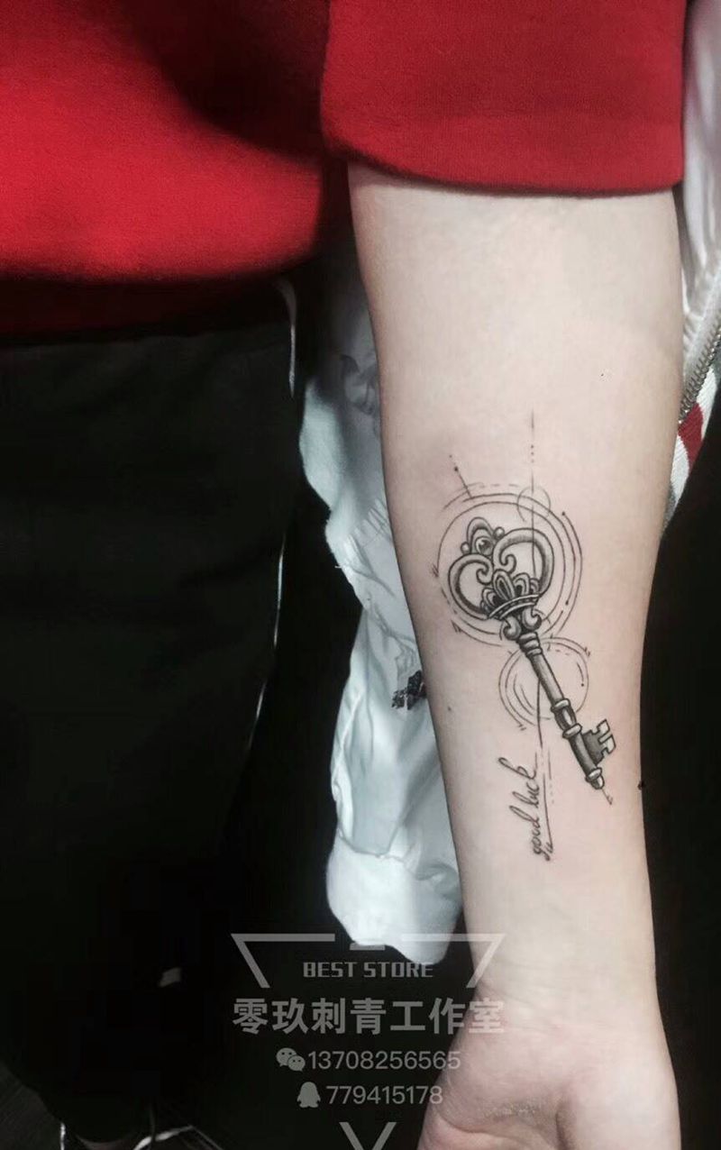 手臂小清新纹身图片
