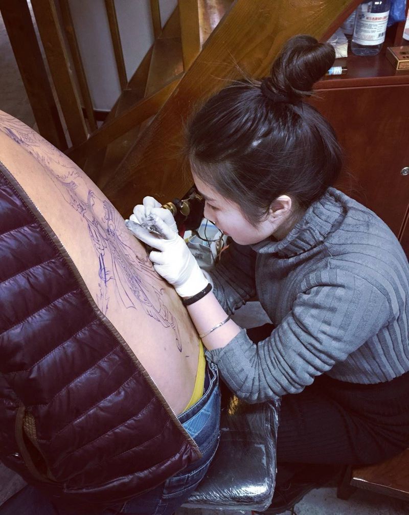 满背赵子龙主体勾线完成纹身图片