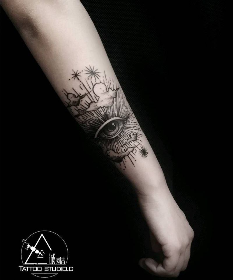 上帝之眼纹身图片_手臂点刺纹身图案