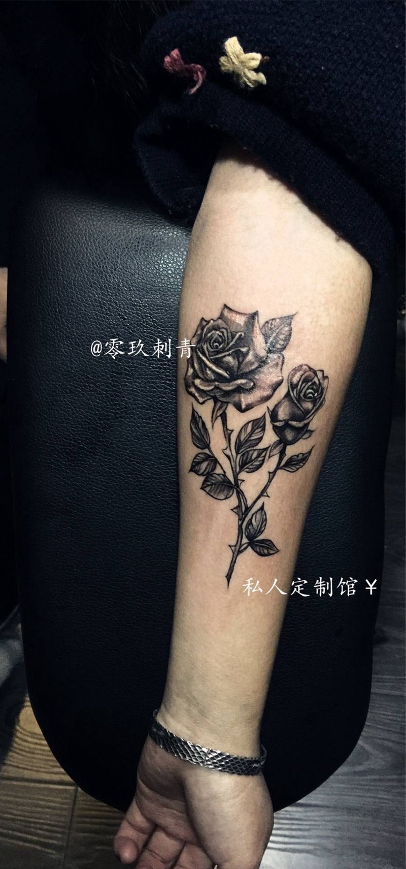 玫瑰花纹身图片_手部Old School纹身图案